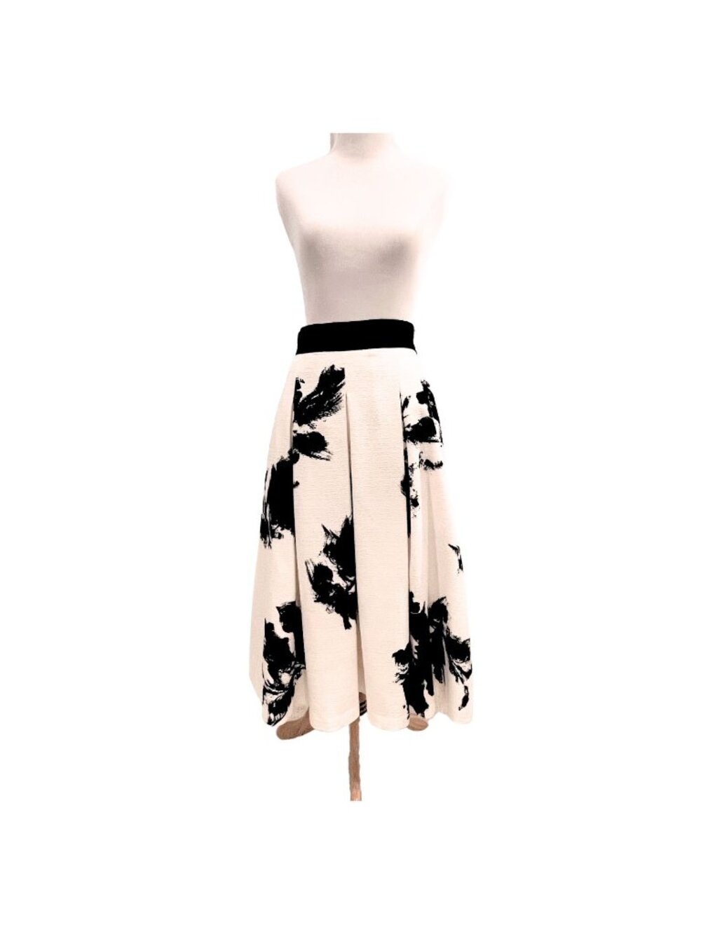 Sophisticated High Waist Retro Vintage-Like Black & White Floral Full Long Skirt